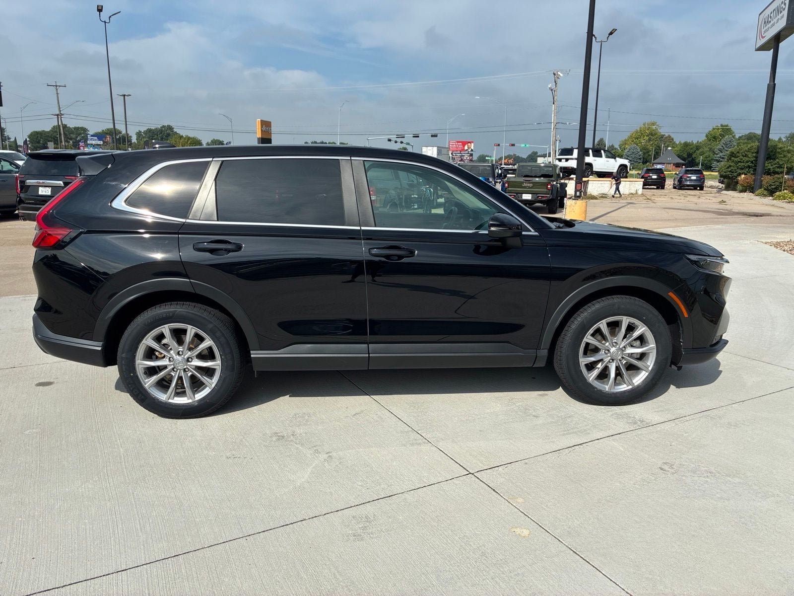 Used 2023 Honda CR-V EX-L image 8