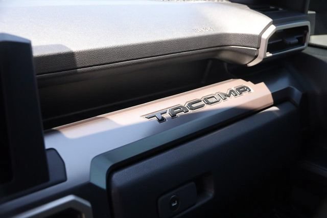 Used 2024 Toyota Tacoma SR5 AWD/4WD image 22