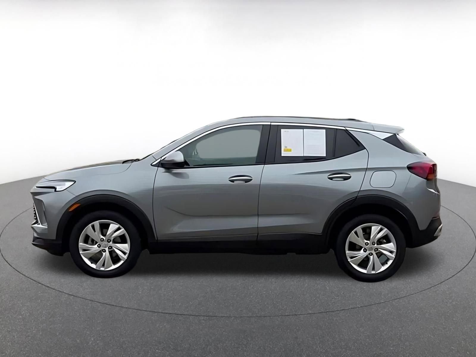 Used 2025 Buick Encore GX Preferred FWD image 9