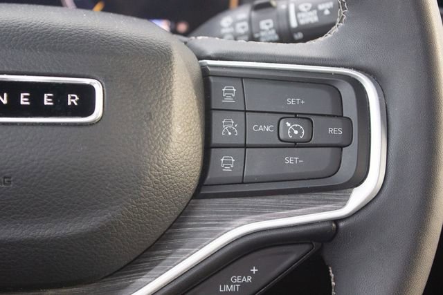 Used 2024 Jeep Wagoneer L Series II w/ Flexible Seating Group image 25