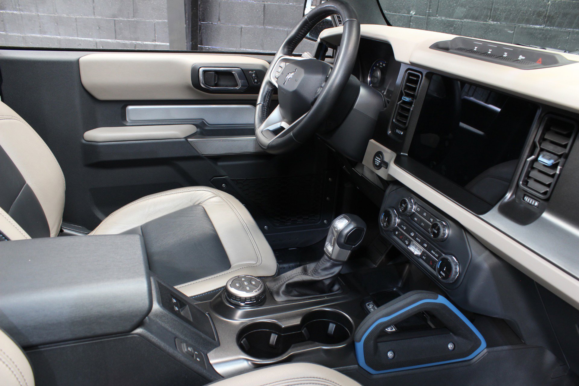 Used 2022 Ford Bronco Wildtrak image 42