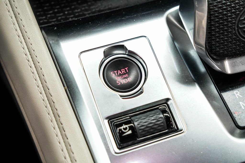 Used 2021 Jaguar F-PACE SVR image 37