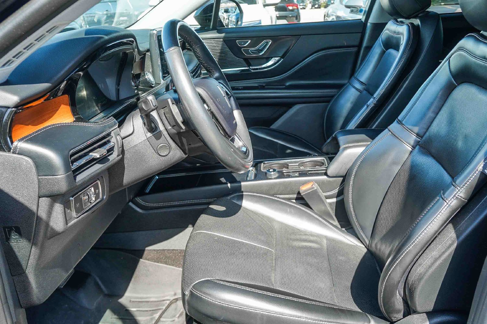 Used 2022 Lincoln Corsair Reserve w/ Equipment Group 201A FWD image 20