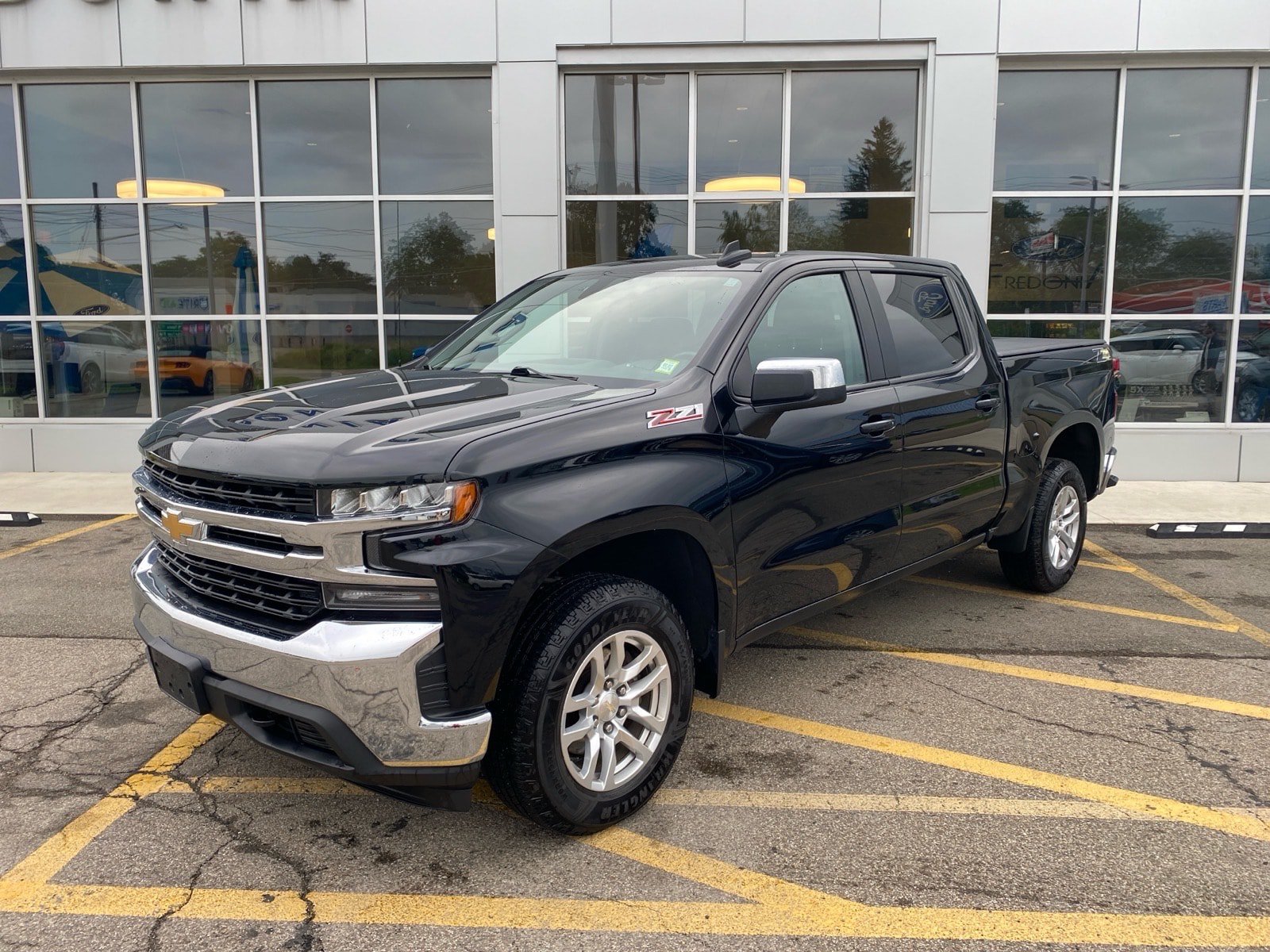 Used 2020 Chevrolet Silverado 1500 LT w/ All-Star Edition AWD/4WD image 1