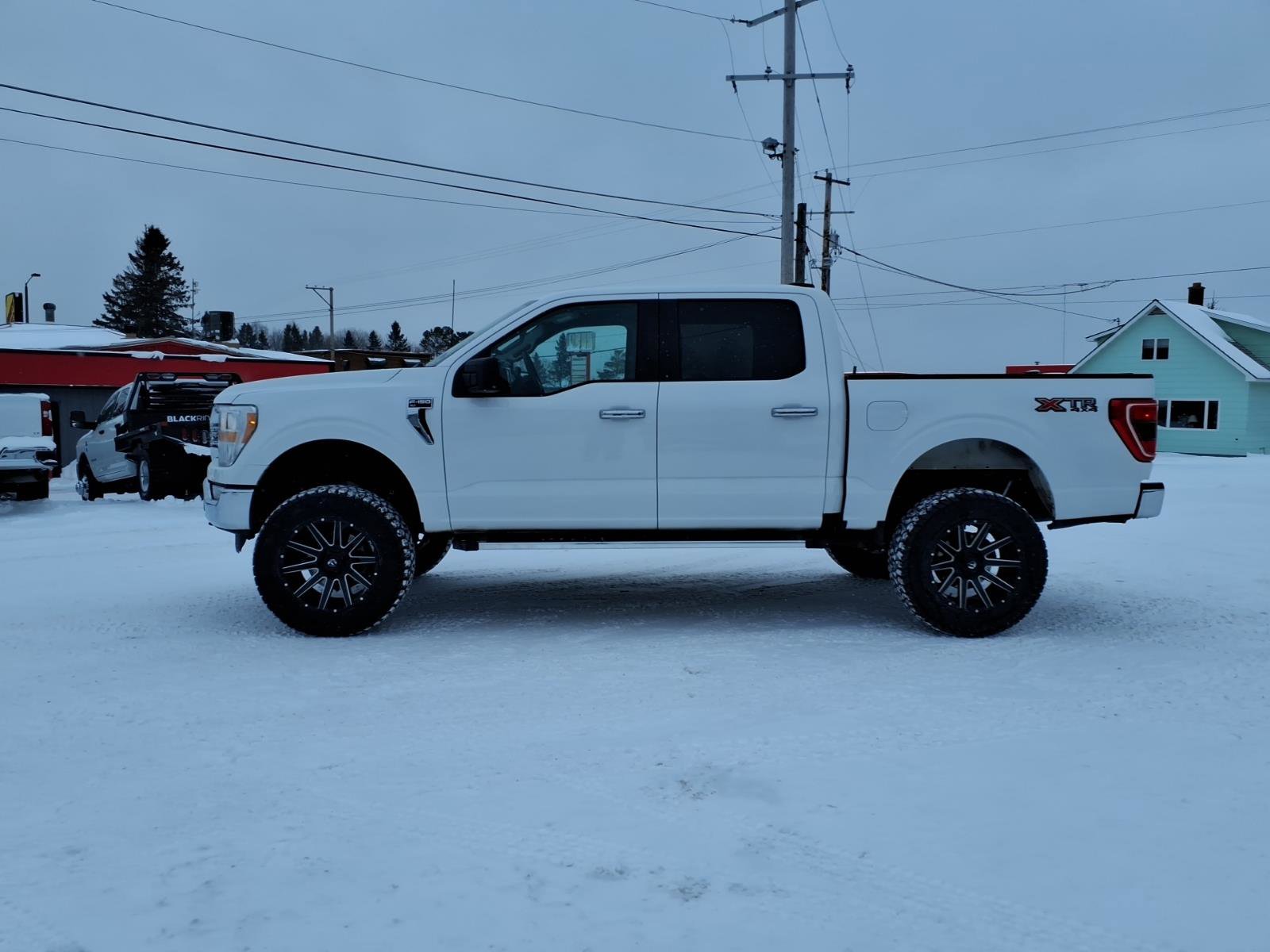 Used 2023 Ford F150 XLT w/ XTR Package AWD/4WD image 3