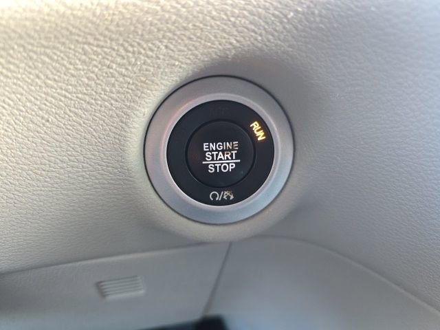 Certified 2024 Chrysler Pacifica Touring-L image 17