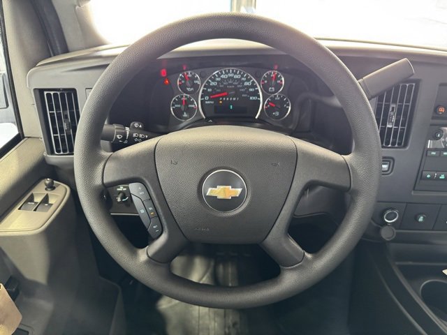 Used 2025 Chevrolet Express 2500 w/ Driver Convenience Package image 15
