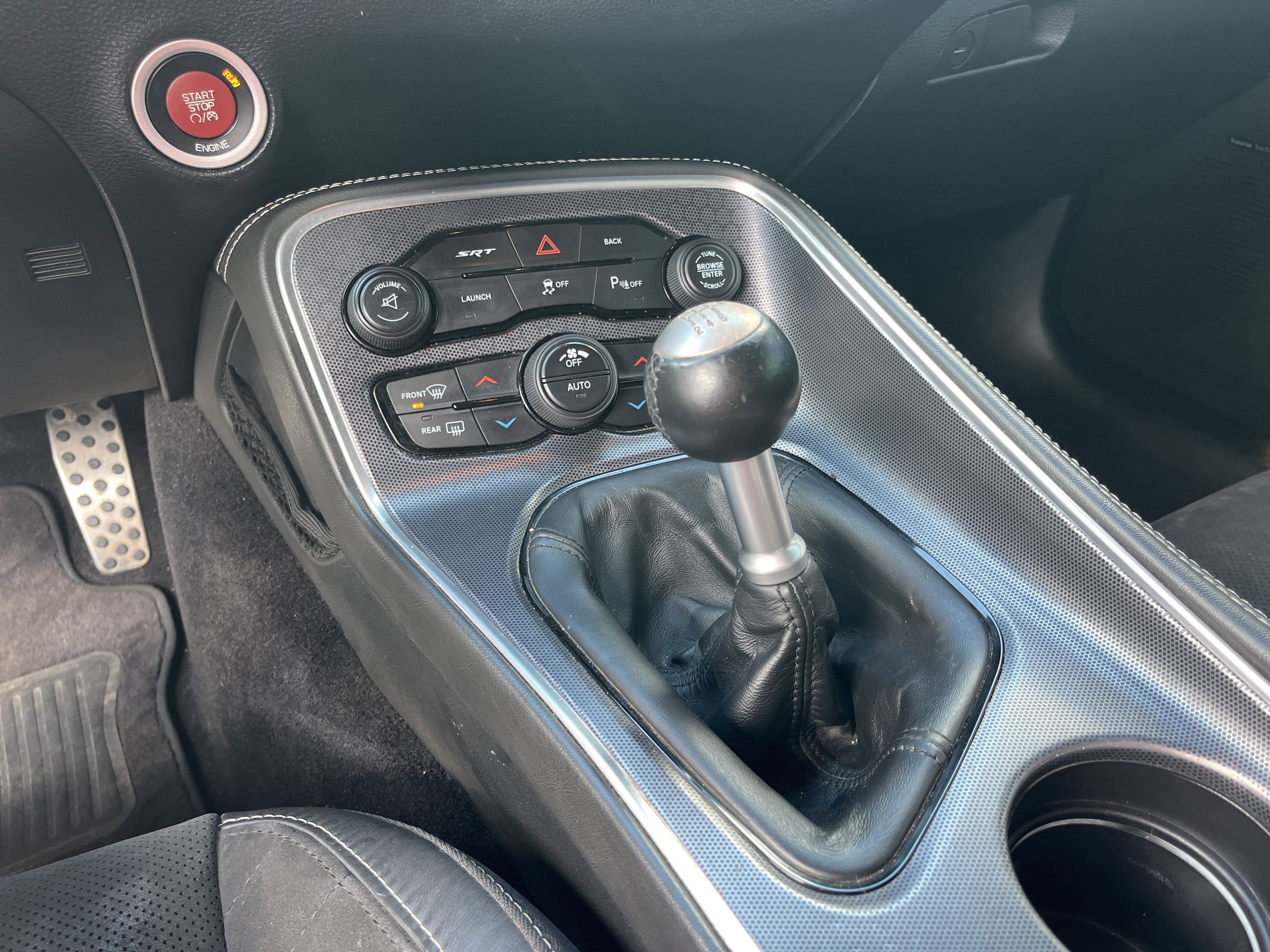 Used 2016 Dodge Challenger SRT w/ Technology Group image 9