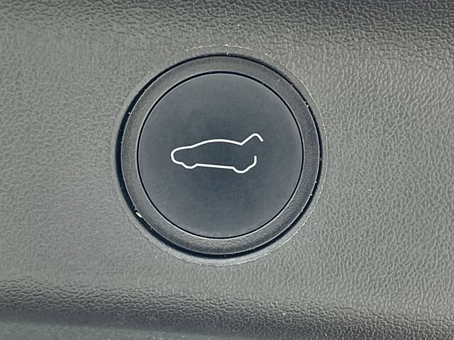 Used 2021 Tesla Model Y Long Range AWD/4WD image 27