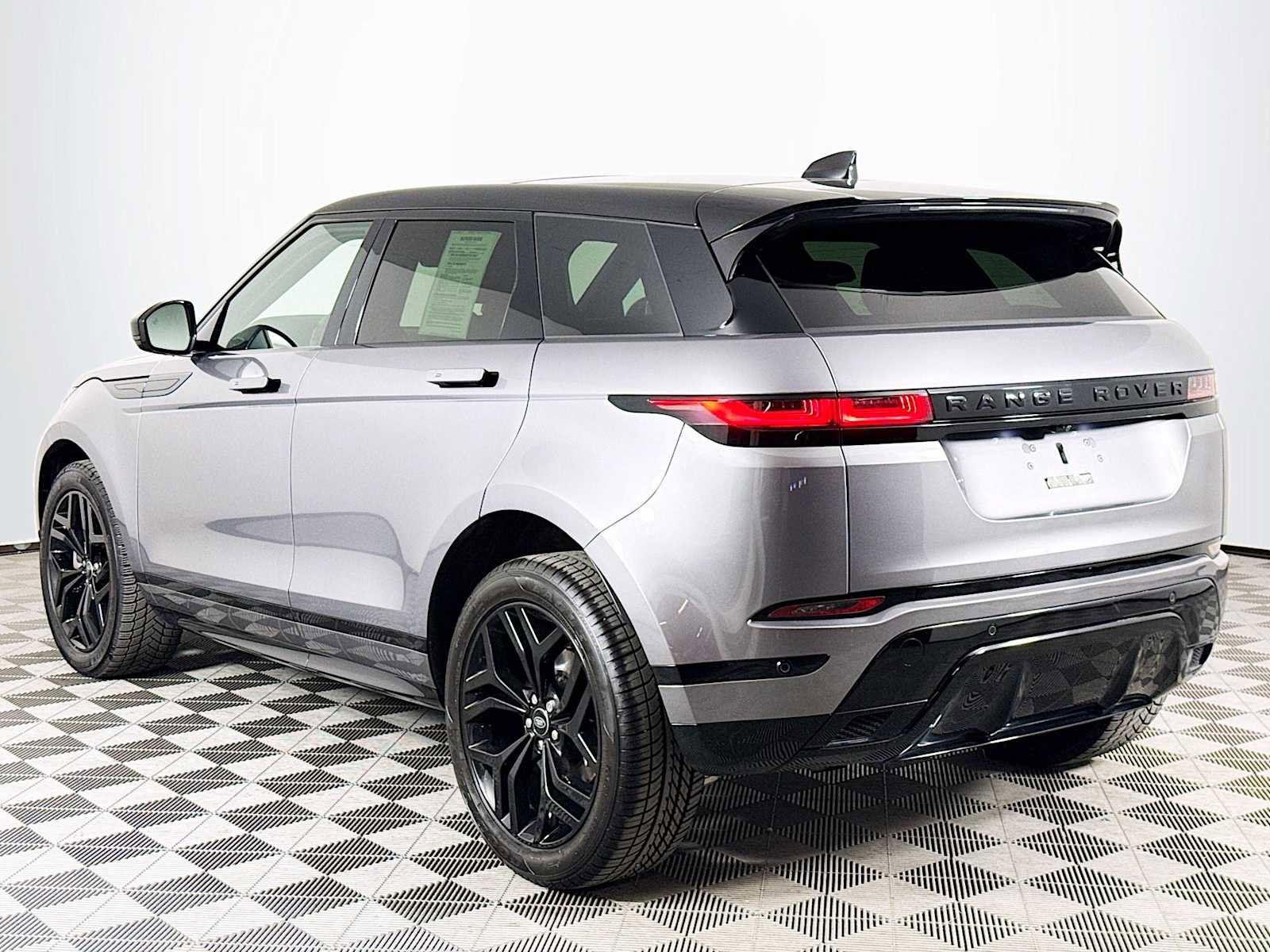 Used 2023 Land Rover Range Rover Evoque R-Dynamic SE AWD/4WD image 7