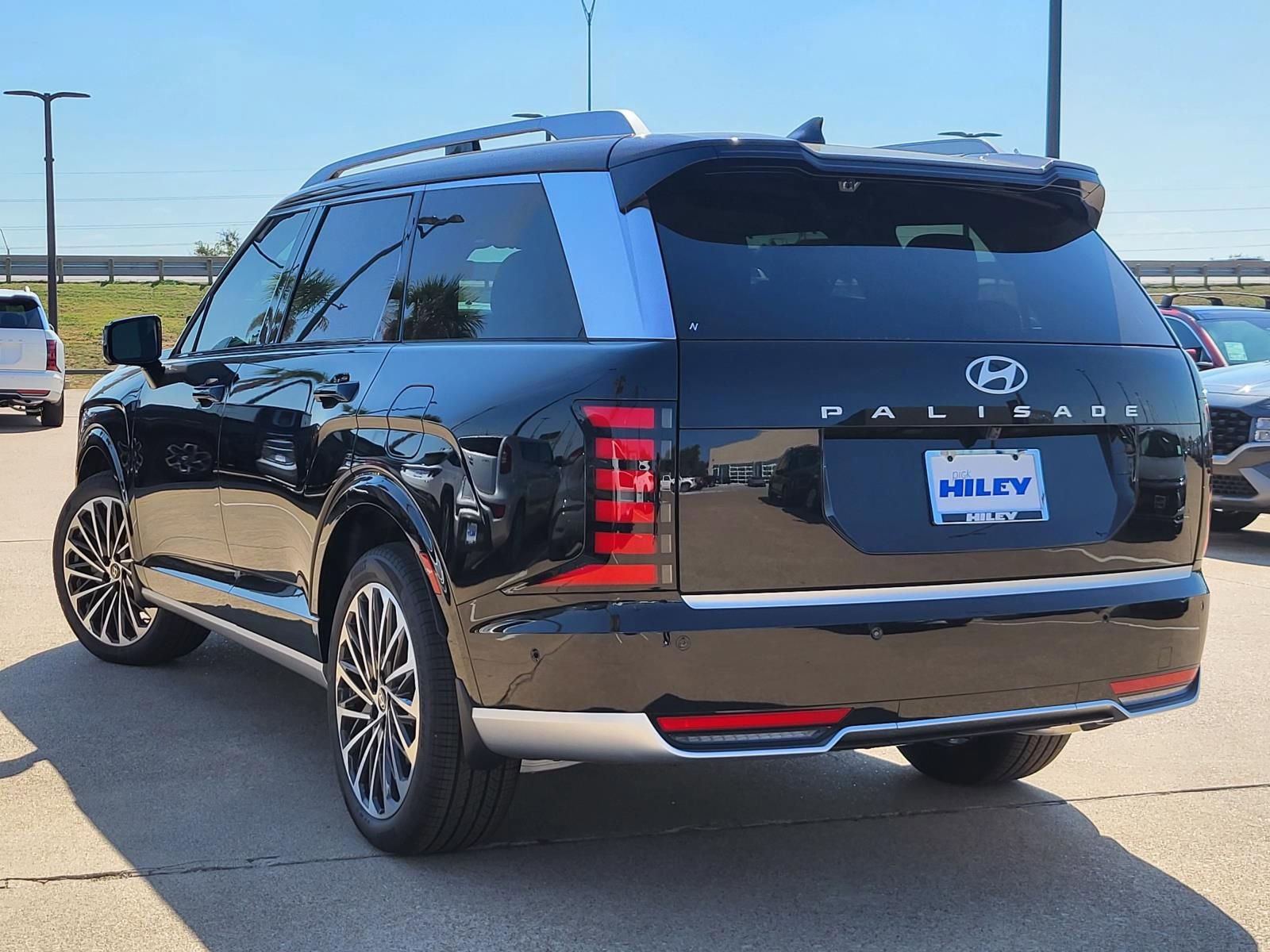 New 2026 Hyundai Palisade Calligraphy FWD image 3