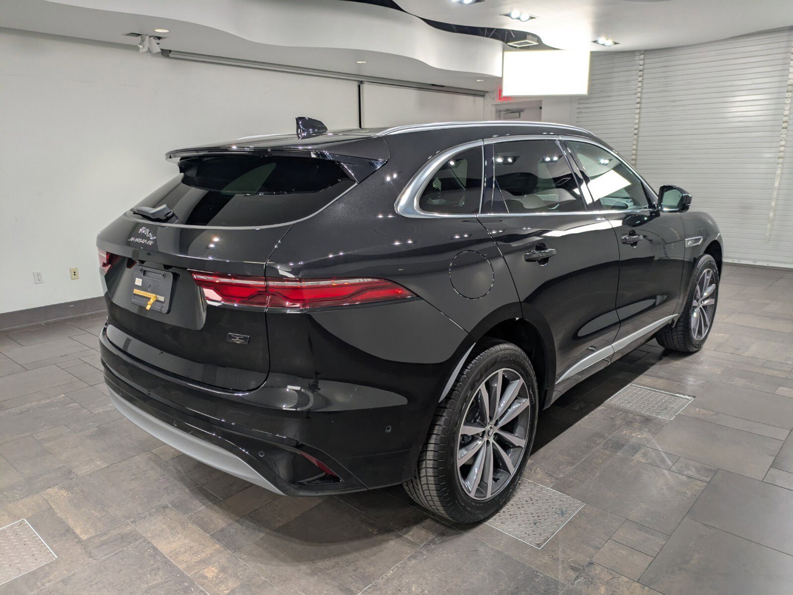New 2026 Jaguar F-PACE R-Dynamic S image 27