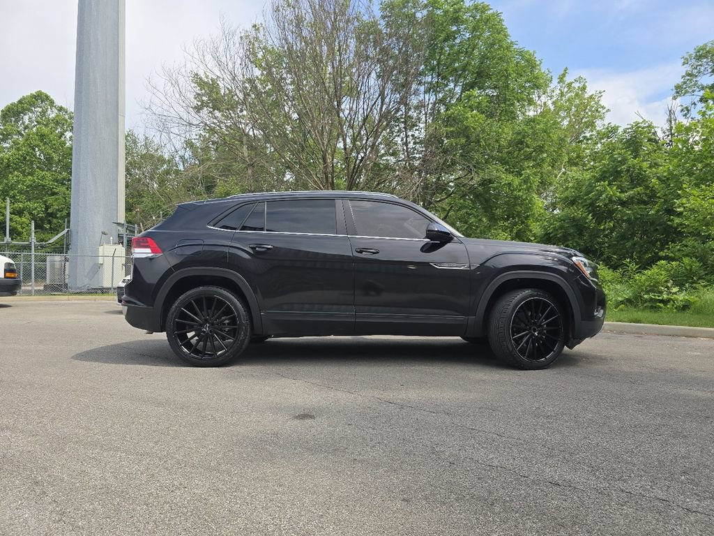 Used 2024 Volkswagen Atlas Cross Sport SE FWD image 15