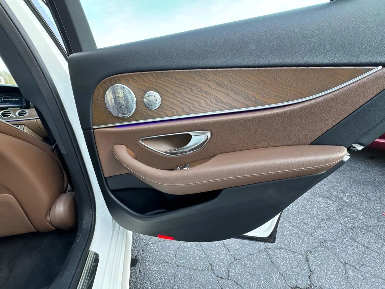 Used 2018 Mercedes-Benz E 300 image 33