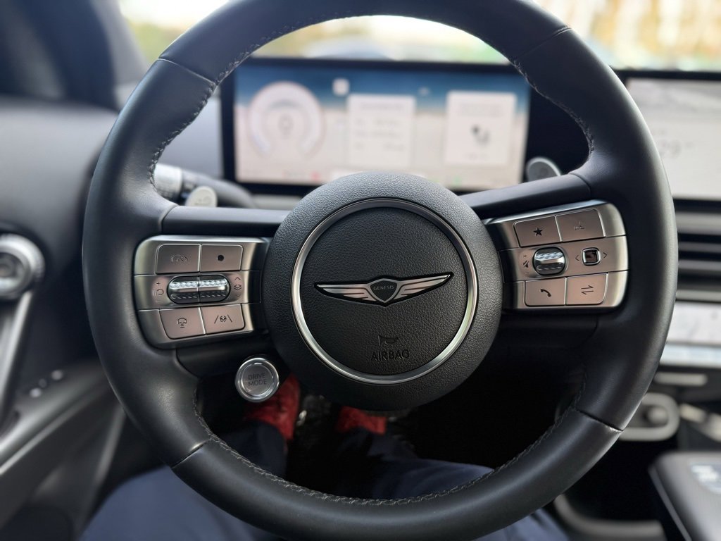 Used 2024 Genesis GV60 RWD image 34