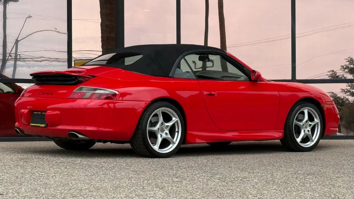 Used 2002 Porsche 911 Carrera 4 AWD/4WD image 17