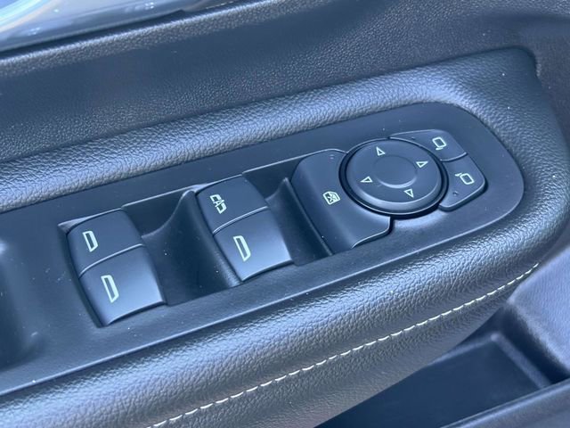 Used 2024 GMC Terrain SLE image 9