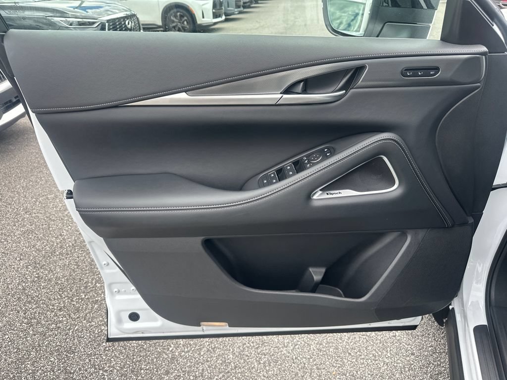 Used 2026 INFINITI QX60 Luxe w/ Cargo Package FWD image 10
