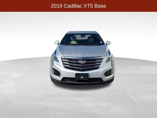 Used 2019 Cadillac XT5 FWD image 2