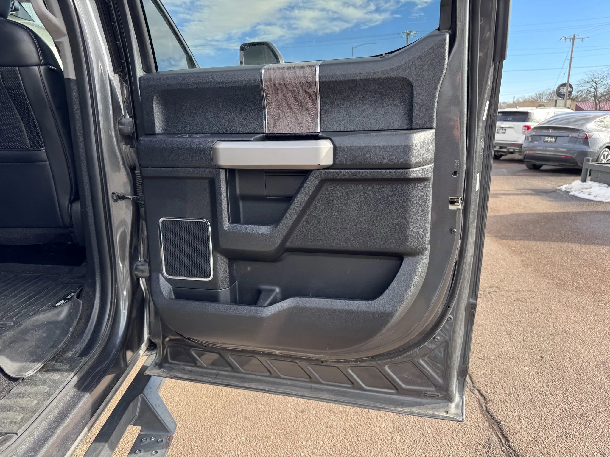 Used 2019 Ford F250 Lariat w/ Lariat Ultimate Package image 10