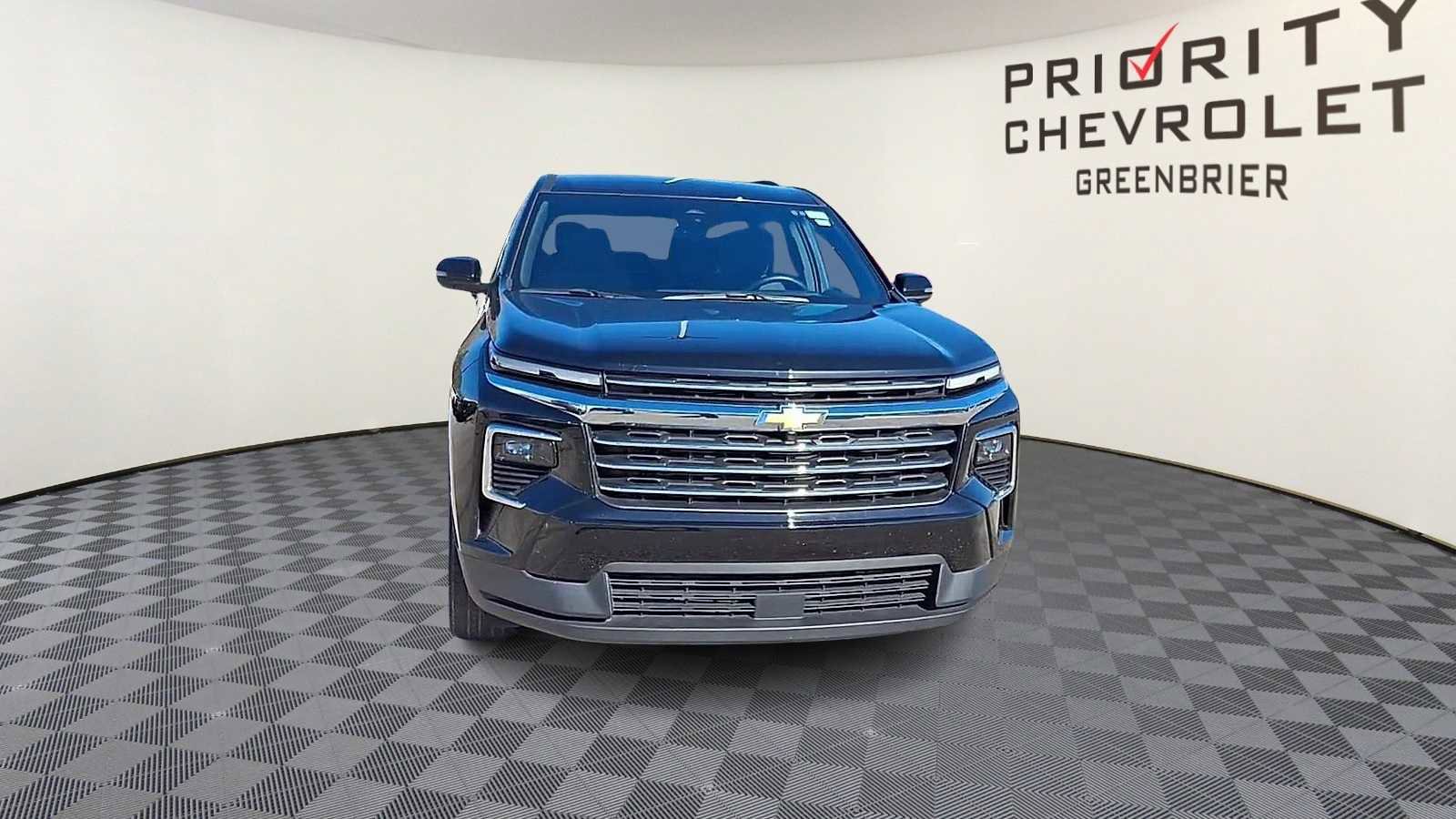 Used 2025 Chevrolet Traverse LT image 3