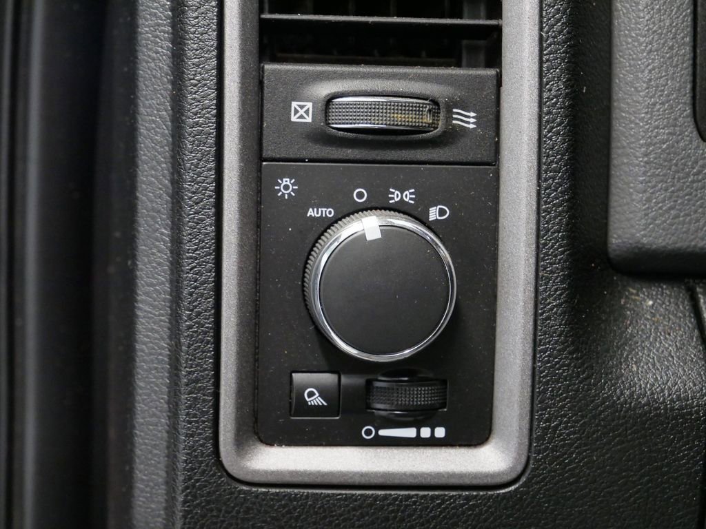 Used 2014 RAM 2500 Tradesman w/ Chrome Appearance Group image 23