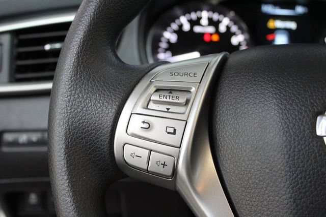 Used 2015 Nissan Rogue SV AWD/4WD image 14