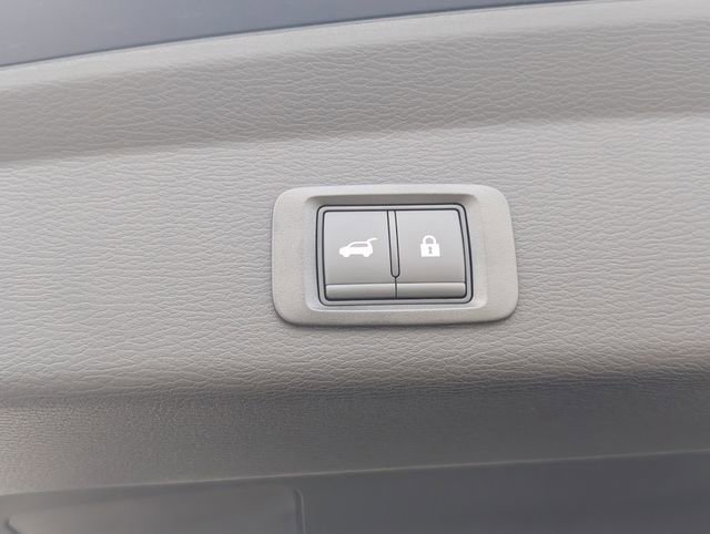 New 2025 Mitsubishi Outlander SE image 29