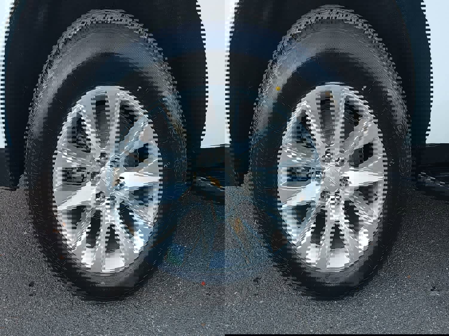 Used 2023 Chevrolet Suburban Premier image 10