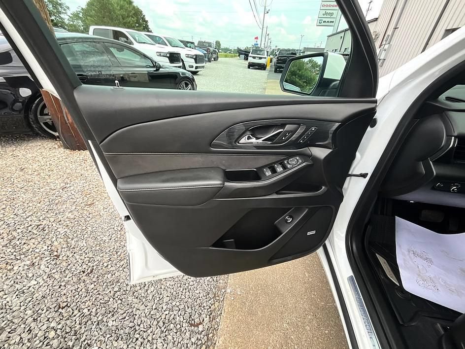 Used 2023 Chevrolet Traverse High Country AWD/4WD image 12