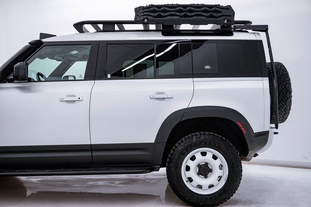 Used 2024 Land Rover Defender 110 S image 10