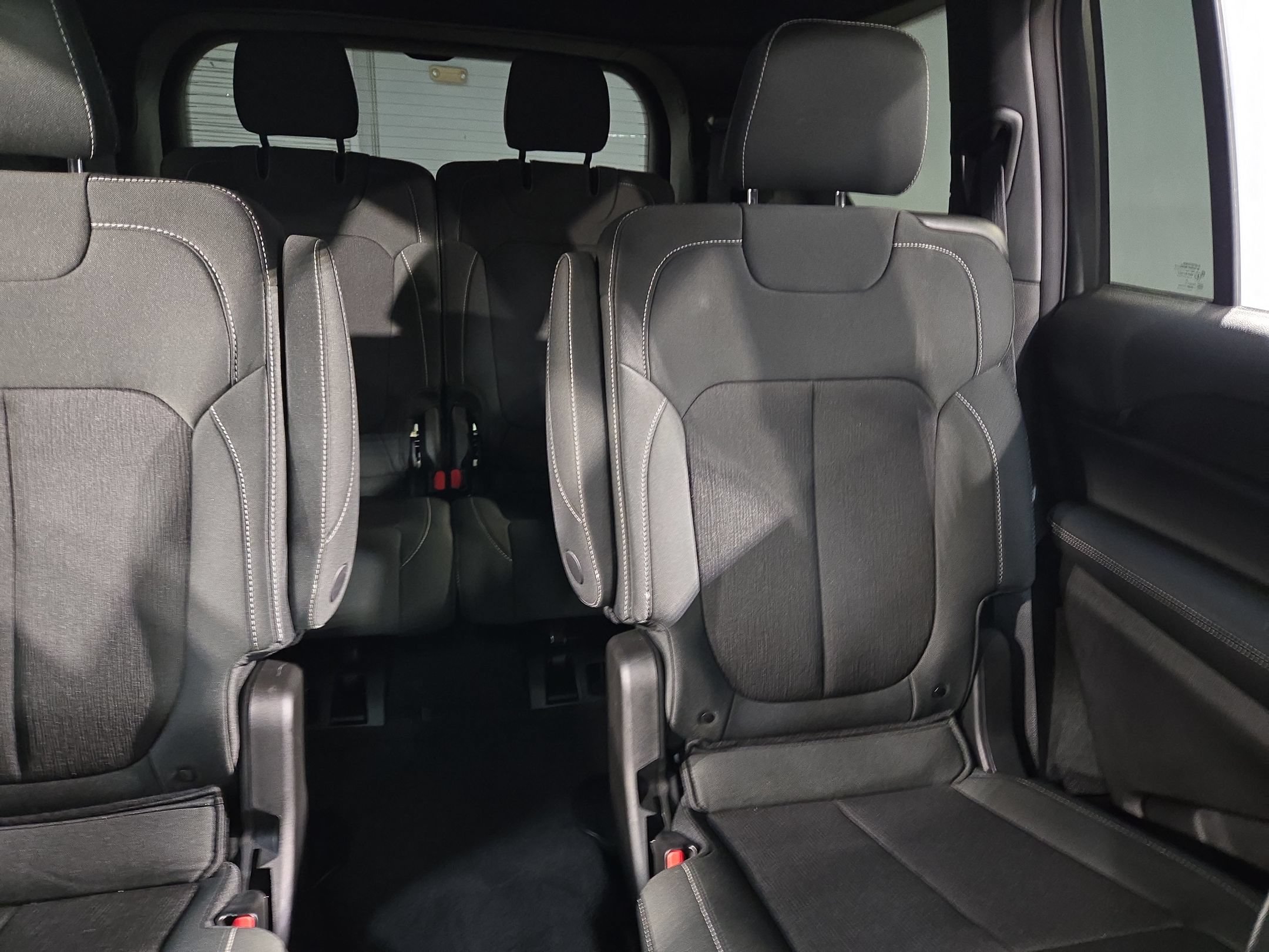 Used 2025 Jeep Grand Cherokee L Laredo w/ Luxury Tech Group I AWD/4WD image 14