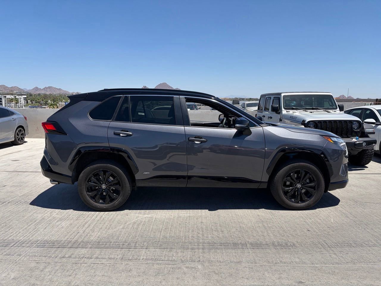 Used 2023 Toyota RAV4 XSE AWD/4WD image 3