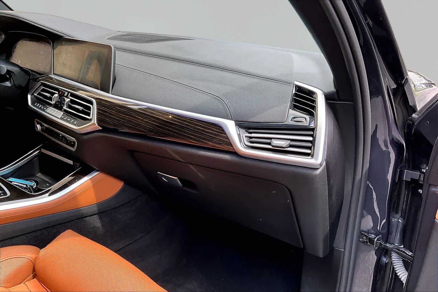 Used 2021 BMW X5 M50i w/ Premium Package AWD/4WD image 19