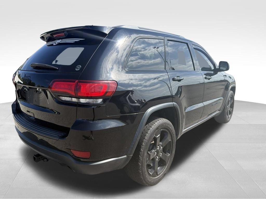 Used 2018 Jeep Grand Cherokee Laredo AWD/4WD image 16