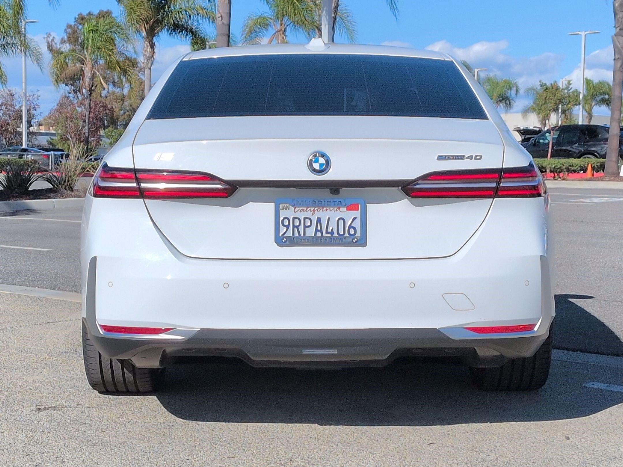 Used 2025 BMW i5 eDrive40i w/ Premium Package image 9