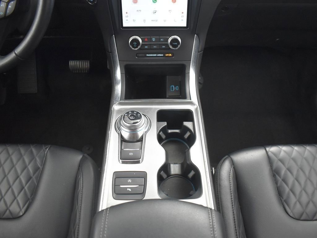 Used 2024 Ford Edge Titanium image 11