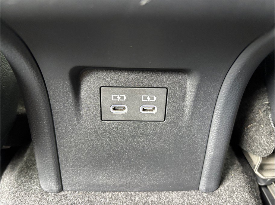 Used 2024 Toyota Prius XLE FWD image 38