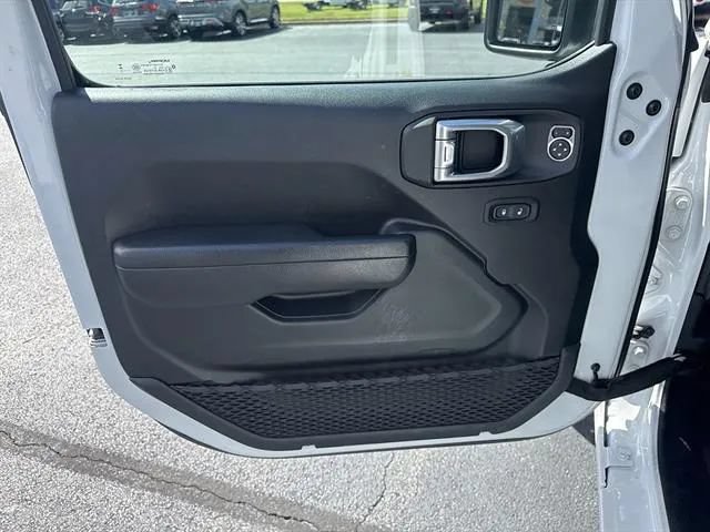 Used 2023 Jeep Wrangler Unlimited Sport AWD/4WD image 8