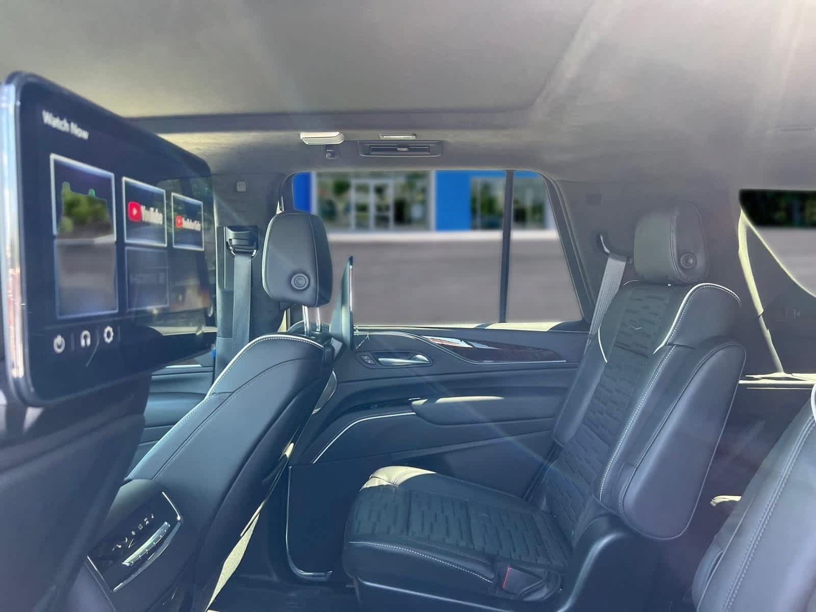 Used 2024 Cadillac Escalade Sport Platinum w/ LPO, ONYX Package AWD/4WD image 26