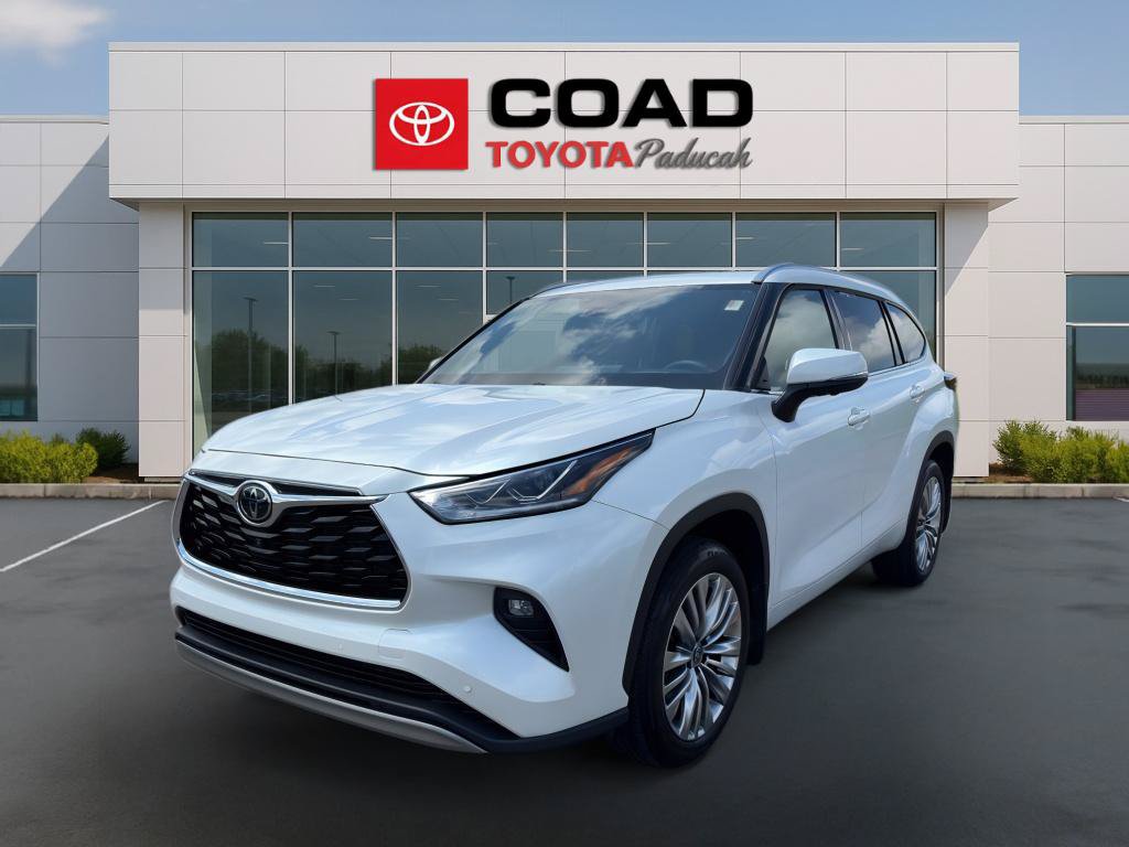 Certified 2025 Toyota Highlander Platinum AWD/4WD image 1