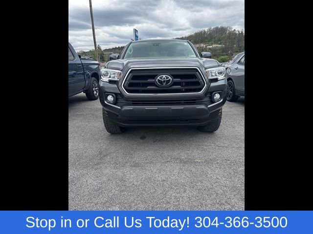 Used 2022 Toyota Tacoma SR5 AWD/4WD image 14