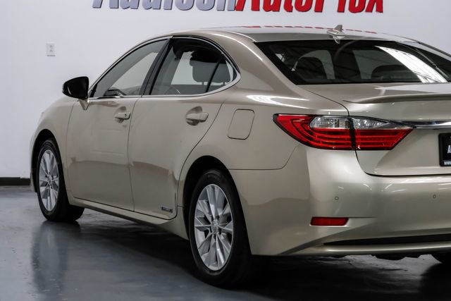 Used 2013 Lexus ES 300h w/ Premium Pkg image 17