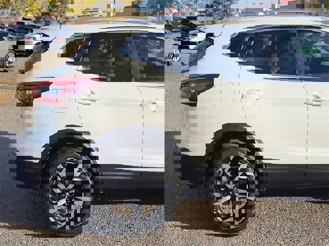 Used 2021 Nissan Rogue Sport SL w/ Premium Package image 5