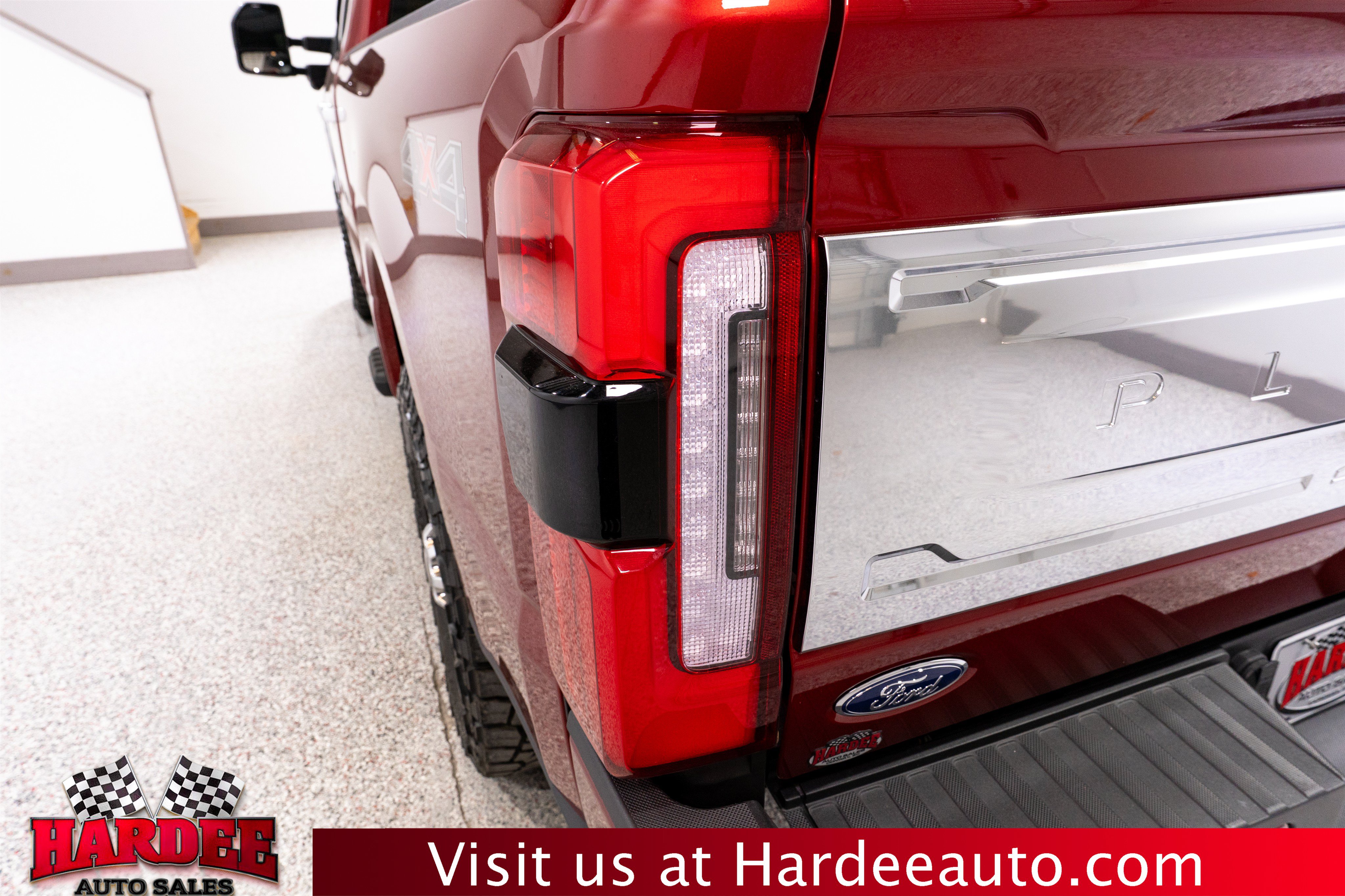 Used 2025 Ford F250 Platinum w/ Platinum Plus Package AWD/4WD image 9