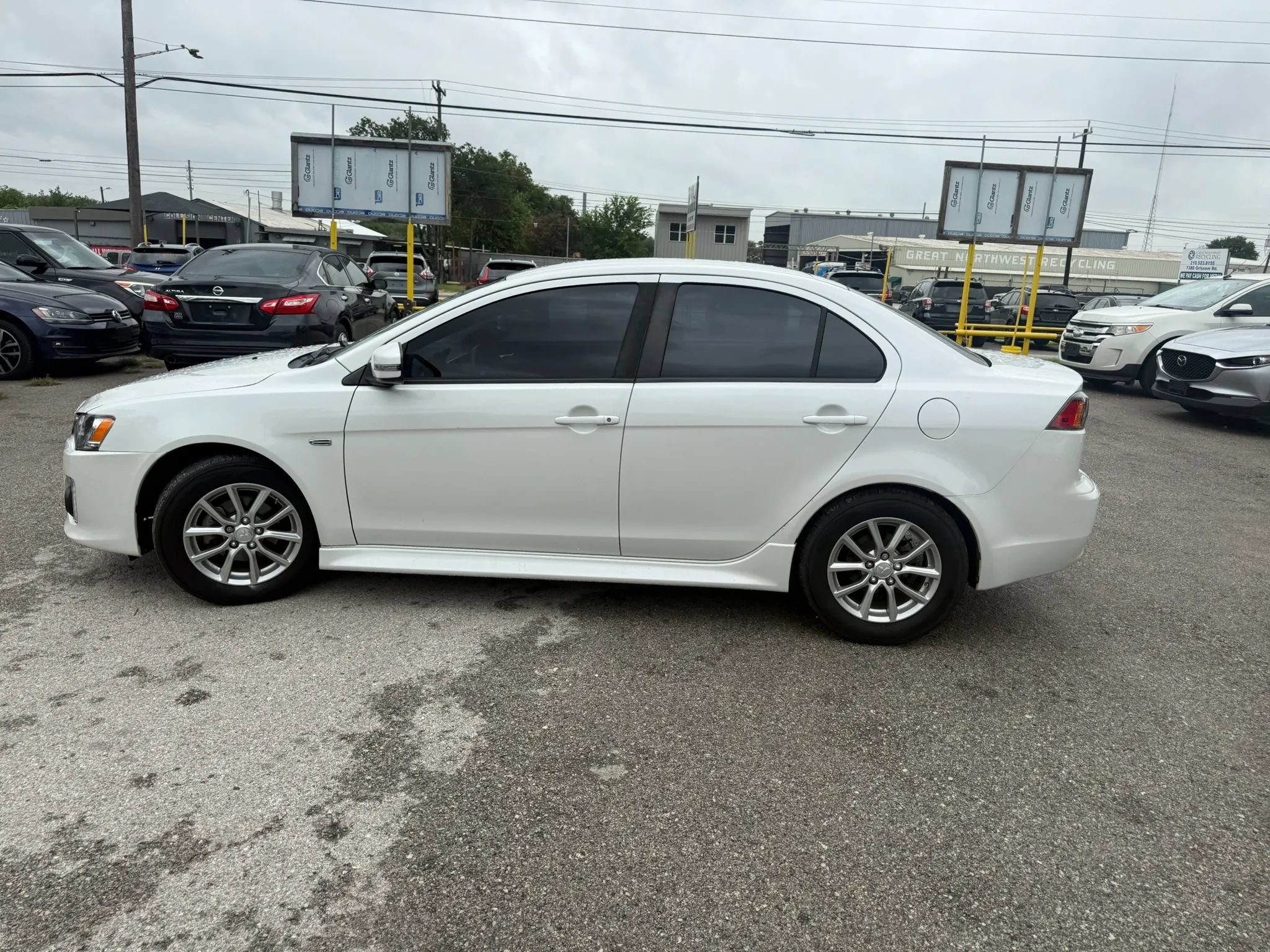Used 2016 Mitsubishi Lancer ES FWD image 4