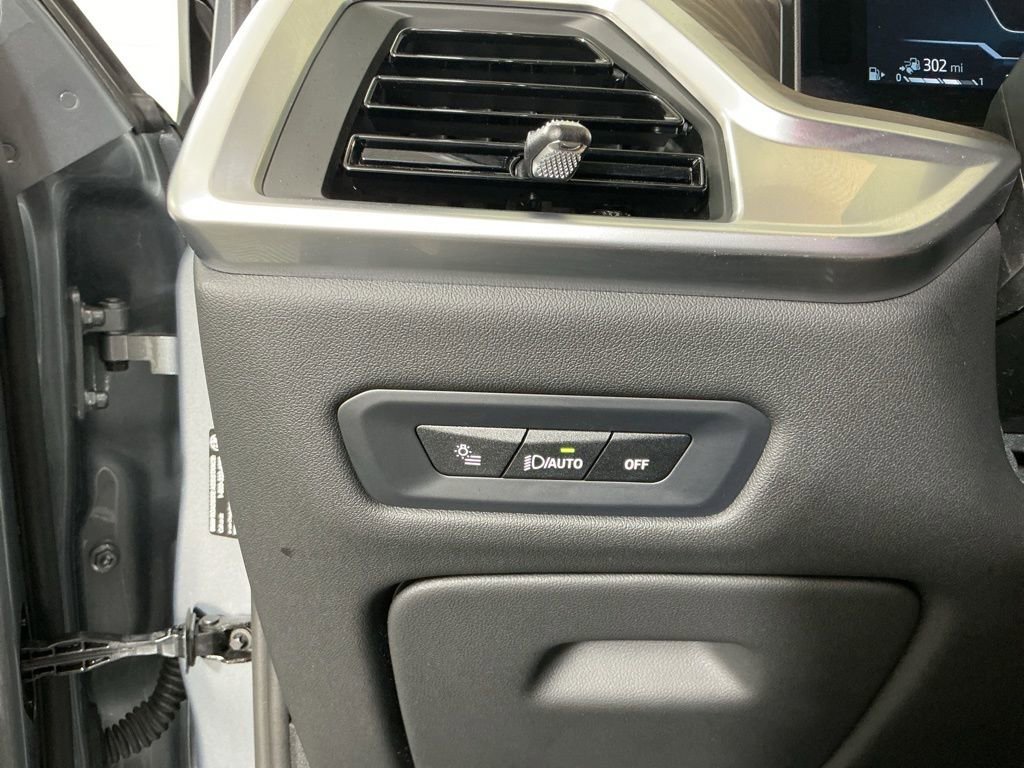 Certified 2025 BMW X5 xDrive50e AWD/4WD image 18