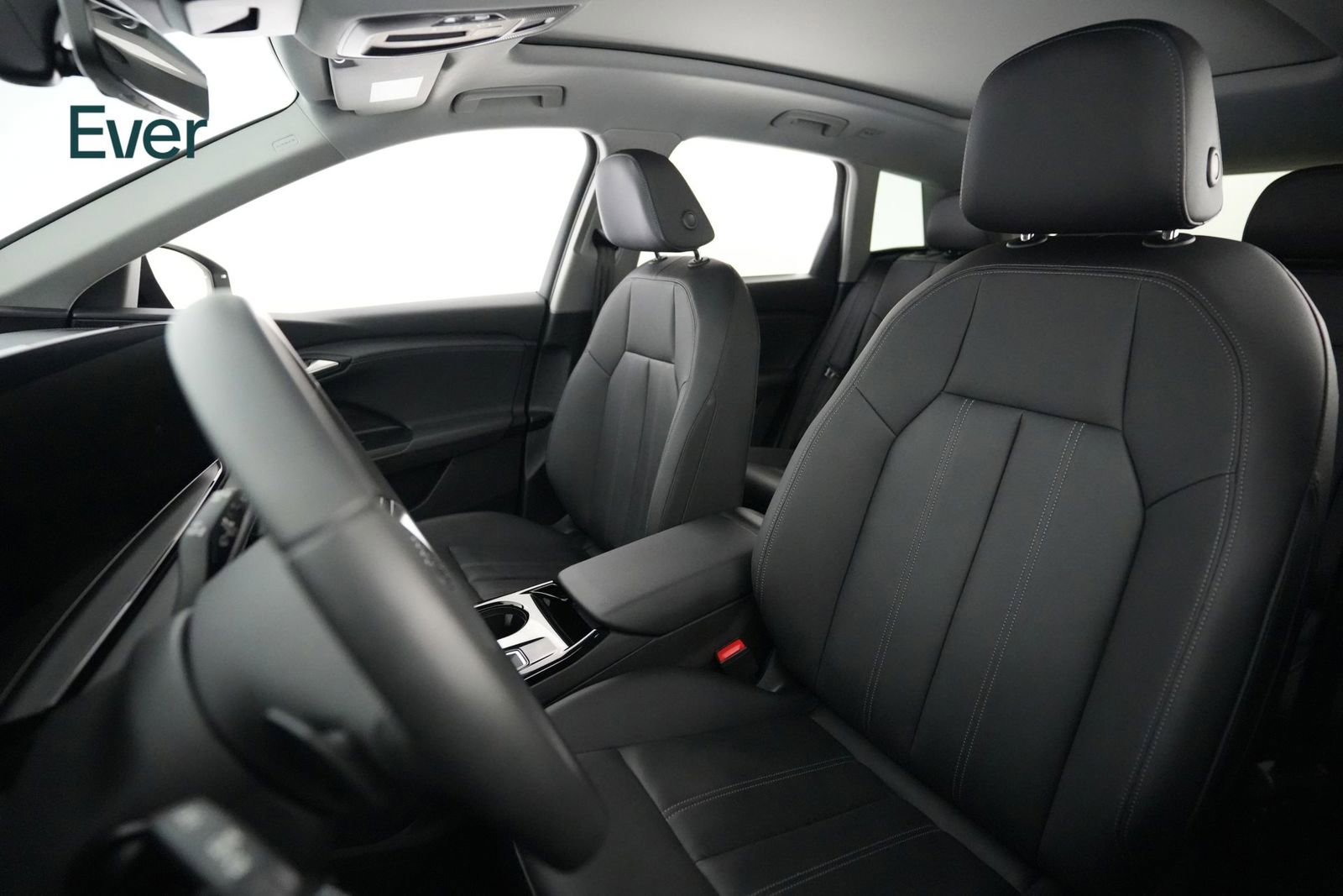 Used 2025 Audi Q6 e-tron Premium w/ Convenience Package image 4