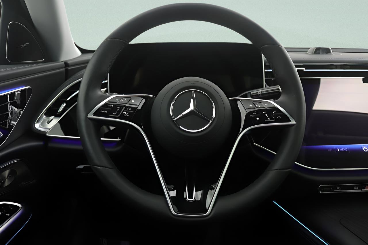 Used 2025 Mercedes-Benz E 350 4MATIC Sedan image 8