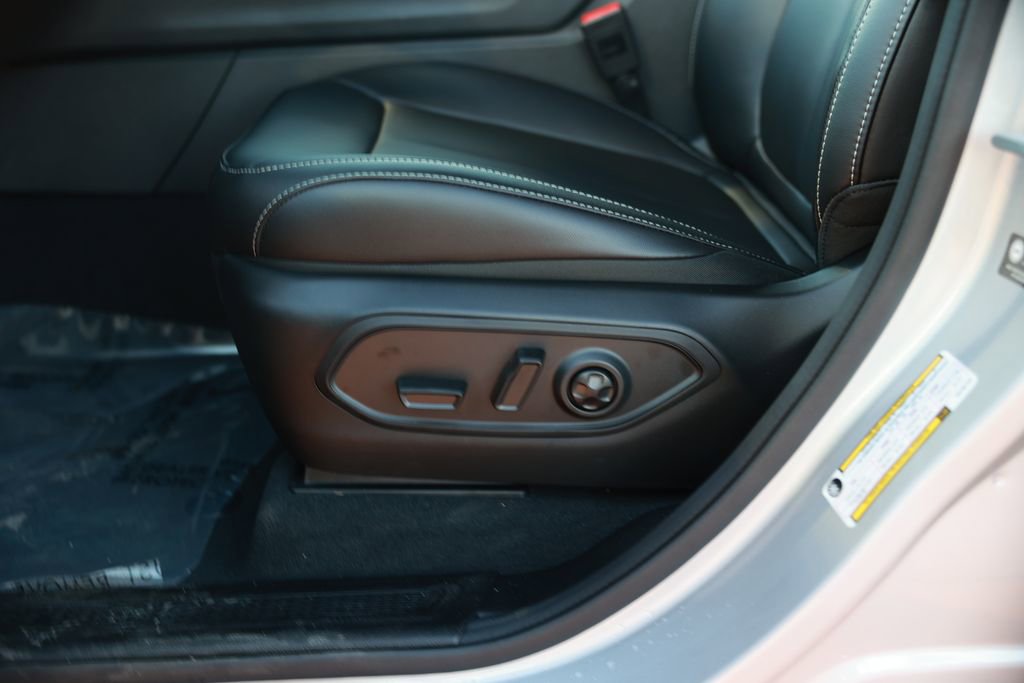 New 2025 Jeep Grand Cherokee Limited w/ Black Appearance Package image 14